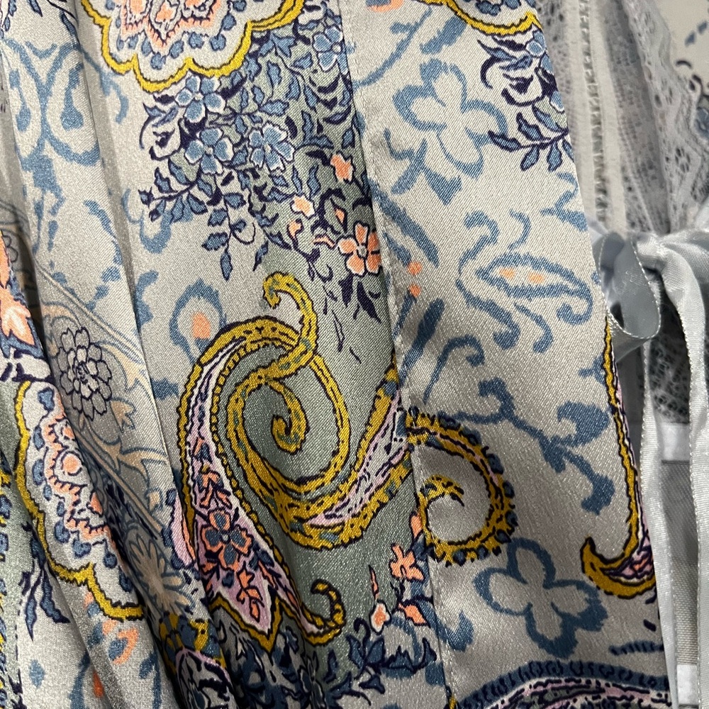 Victoria’s Secret Elegant Paisley Kimono Robe and Jessica Simpson Blue Chemise - Picture 4 of 9